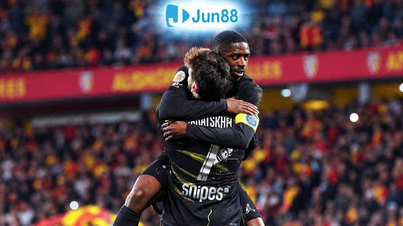 Cả 2 ăn ý trên sân cỏ và ngoài đời