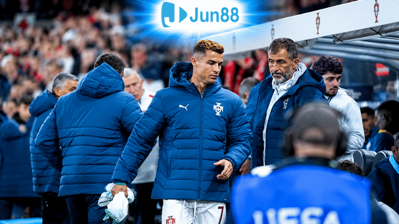 Ronaldo phải ngồi dự bị cả trận đấu