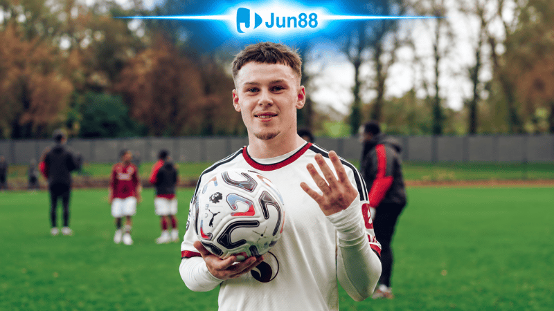 Kai Rooney ghi 4 bàn trong chiến thắng 6-0 của U18 MU